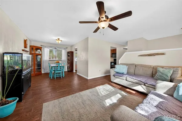 $265,000 | 8 Creekwood Drive, St. Peters, MO 63376