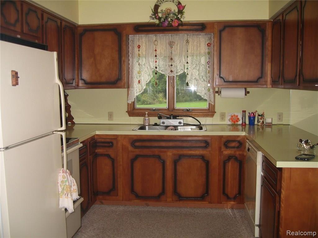 9025 East Potter Road Davison, MI 48423 - Photo 14 of 39 Kitchen