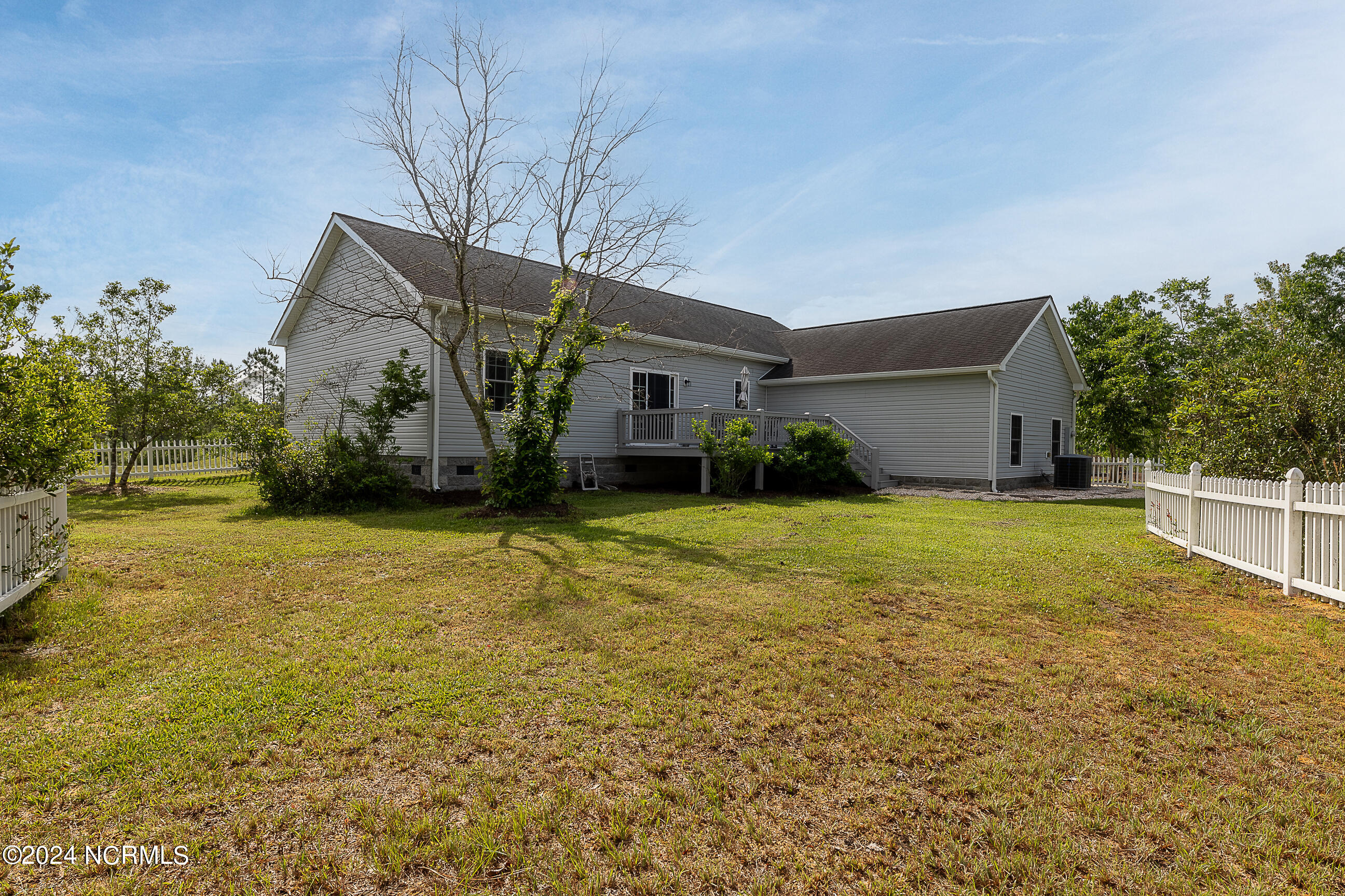 238-240 Pilchers Branch Road Holly Ridge, NC 28445 - Photo 17 of 33 25