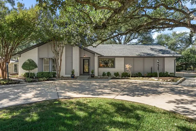 $799,000 | 9109 Balcones Club Drive, Austin, TX 78750
