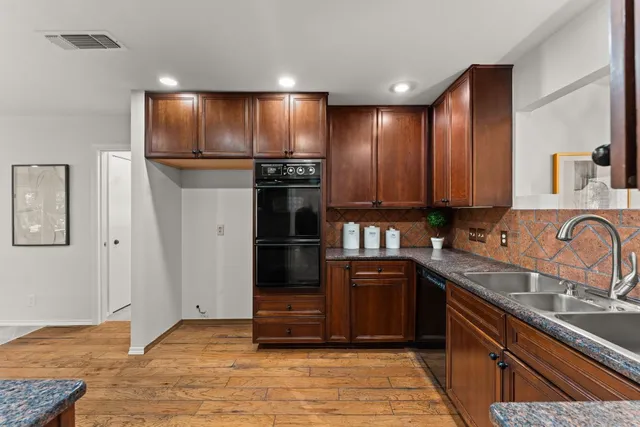 $799,000 | 9109 Balcones Club Drive, Austin, TX 78750