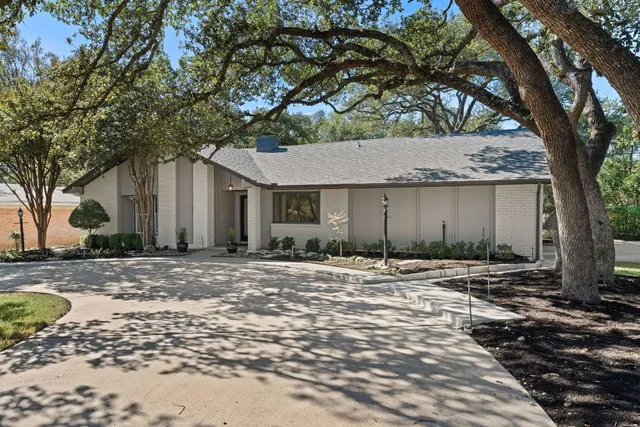 $799,000 | 9109 Balcones Club Drive, Austin, TX 78750