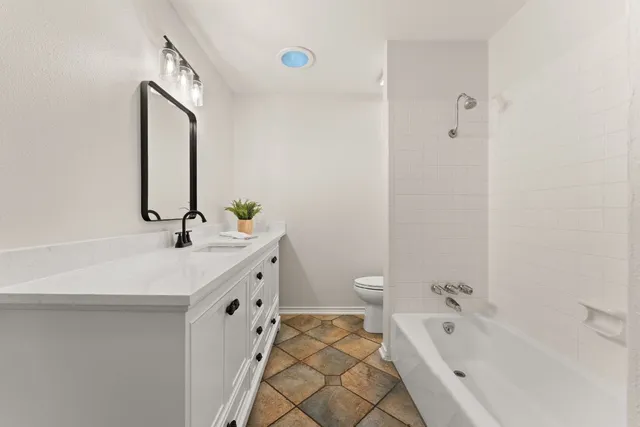 $799,000 | 9109 Balcones Club Drive, Austin, TX 78750