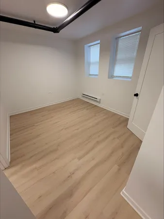 $2,995 | 6254 North Whipple Street, Unit 1, Chicago, IL 60659
