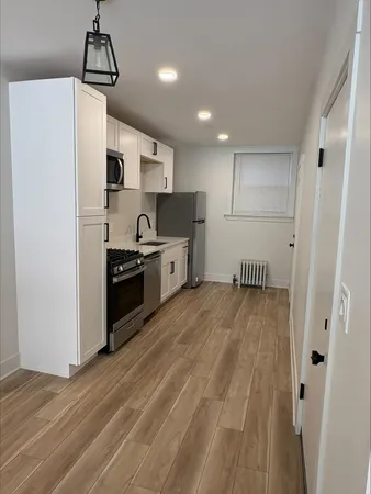 $2,995 | 6254 North Whipple Street, Unit 1, Chicago, IL 60659