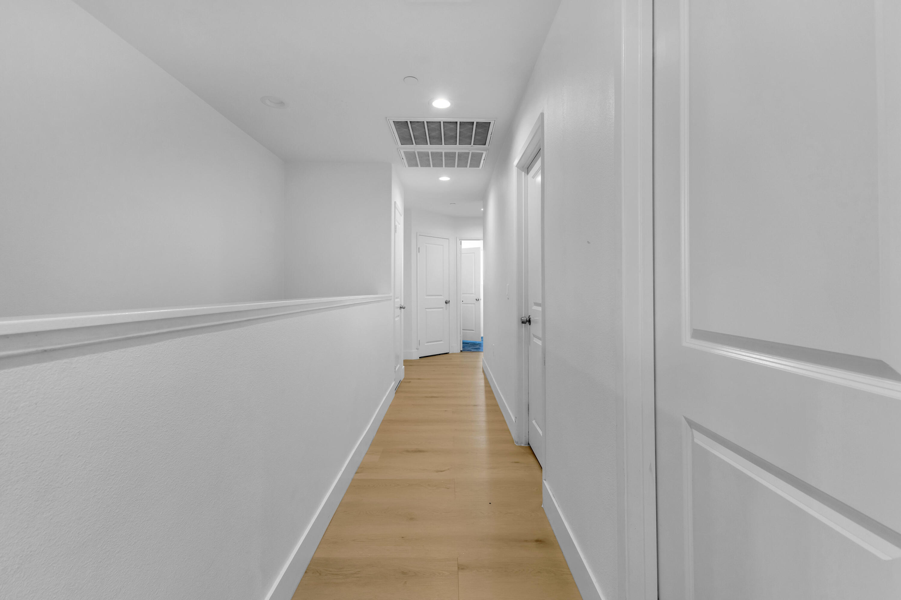 83920 Pyramid Rnch Drive Coachella, CA 92236 - Photo 15 of 28 2nd floor hallway
