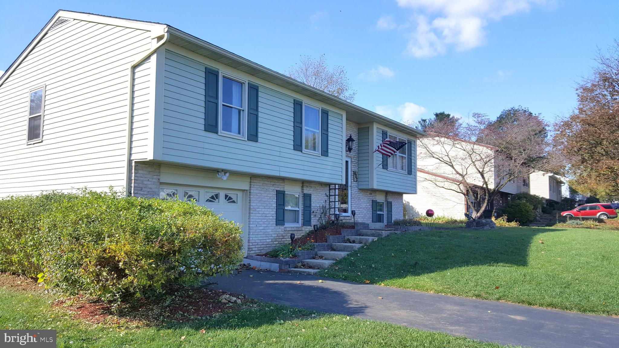 482 Amesbury Road Lancaster, PA 17601 - Photo 2 of 40