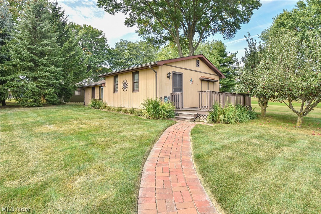 22590 Center Road Alliance, OH 44601 - Photo 7 of 35