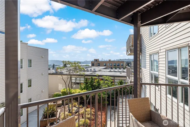 $344,990 | 4020 Aurora Avenue North, Unit 302, Seattle, WA 98103