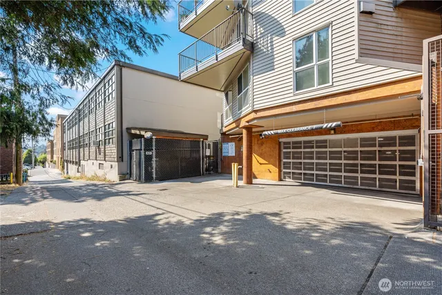 $344,990 | 4020 Aurora Avenue North, Unit 302, Seattle, WA 98103