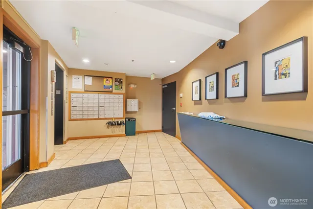 $344,990 | 4020 Aurora Avenue North, Unit 302, Seattle, WA 98103