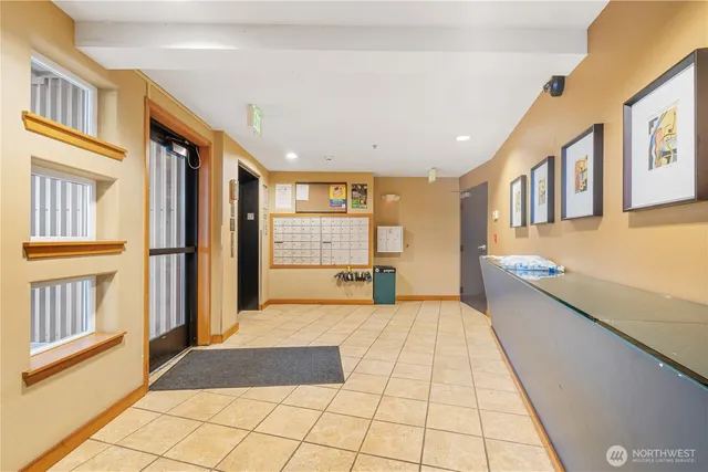 $344,990 | 4020 Aurora Avenue North, Unit 302, Seattle, WA 98103