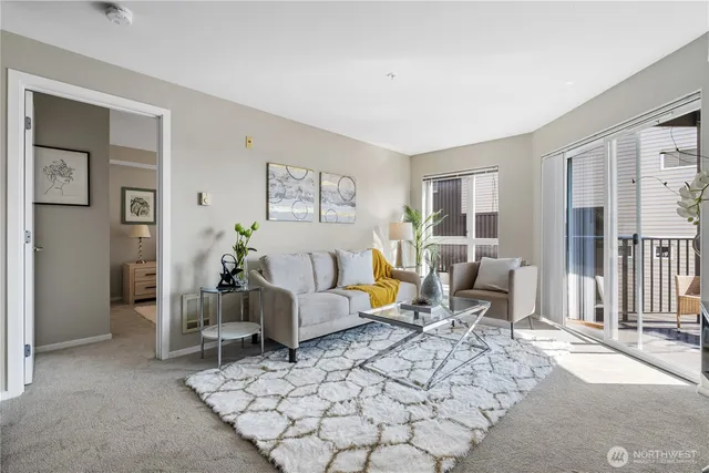 $344,990 | 4020 Aurora Avenue North, Unit 302, Seattle, WA 98103