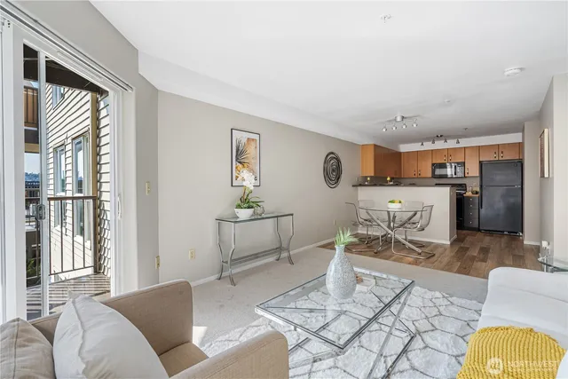 $344,990 | 4020 Aurora Avenue North, Unit 302, Seattle, WA 98103