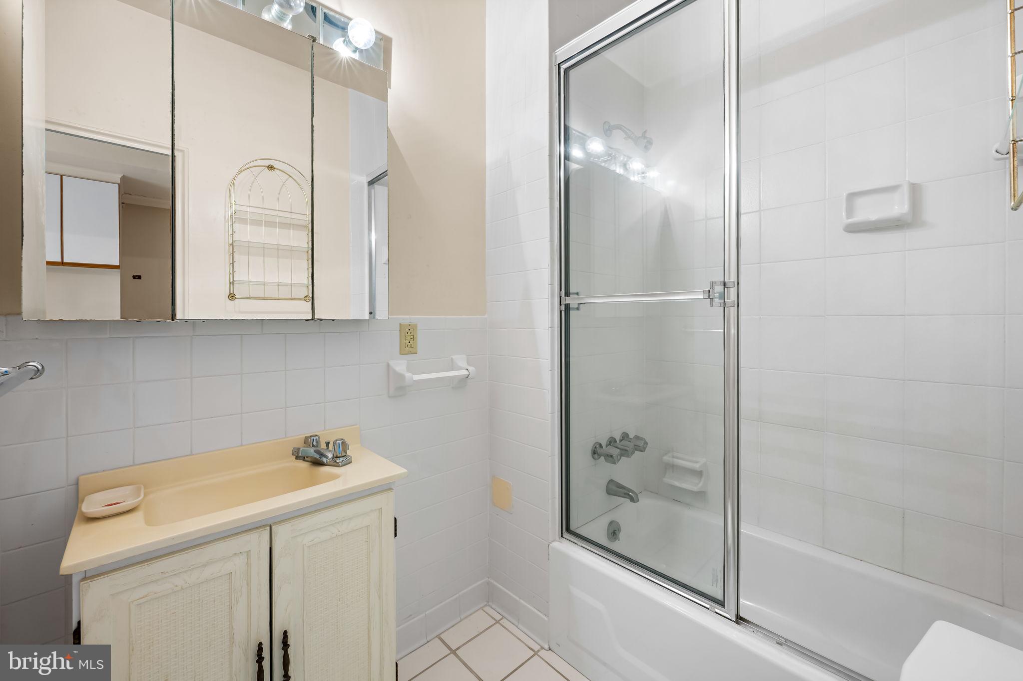 11 Slade Avenue, Unit 101A Baltimore, MD 21208 - Photo 16 of 41 bath