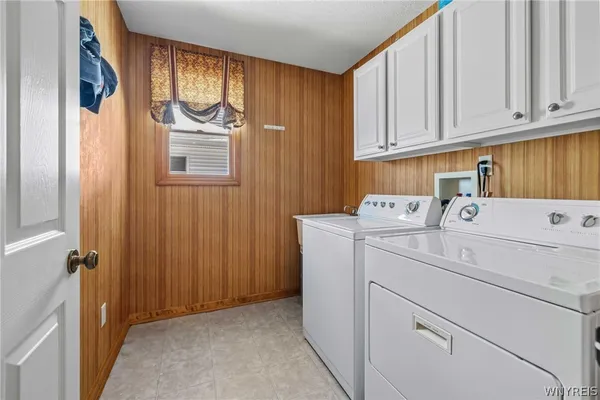 $477,400 | 6521 White Oak Way, Hamburg, NY 14085