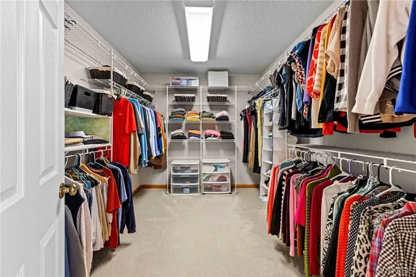 $477,400 | 6521 White Oak Way, Hamburg, NY 14085