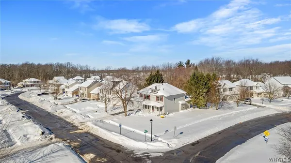 $477,400 | 6521 White Oak Way, Hamburg, NY 14085