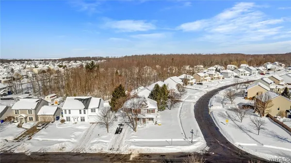$477,400 | 6521 White Oak Way, Hamburg, NY 14085