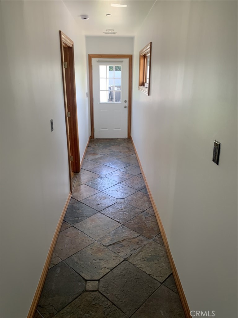 1718 Cleveland Road Glendale, CA 91202 - Photo 20 of 44 a view of hallway with window
