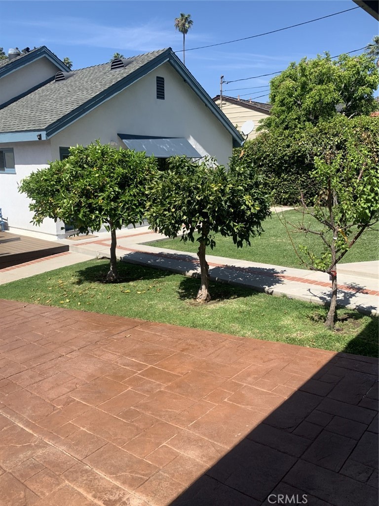 1718 Cleveland Road Glendale, CA 91202 - Photo 5 of 44 a view of a backyard with a garden
