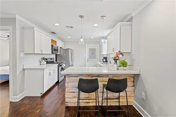 $2,000 | 906 Flood Street, New Orleans, LA 70117