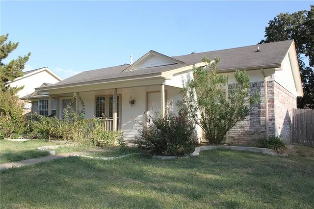 $2,100 | 1130 Meriwood Drive, Lewisville, TX 75067