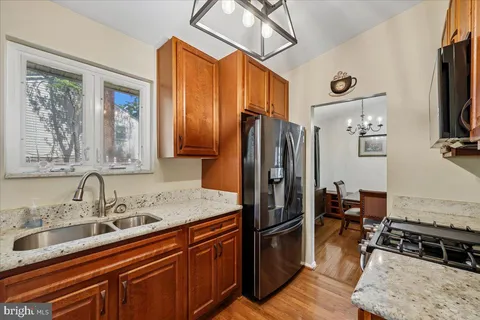 $595,000 | 5001 Aspen Hill Road, Rockville, MD 20853