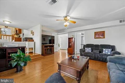 $595,000 | 5001 Aspen Hill Road, Rockville, MD 20853