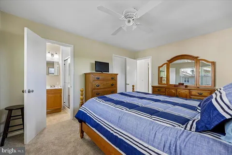 $595,000 | 5001 Aspen Hill Road, Rockville, MD 20853