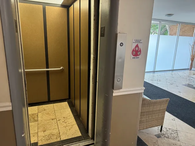 $269,000 | 2501 West Bryn Mawr Avenue, Unit 201, Chicago, IL 60659