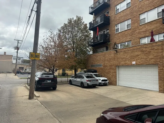 $269,000 | 2501 West Bryn Mawr Avenue, Unit 201, Chicago, IL 60659