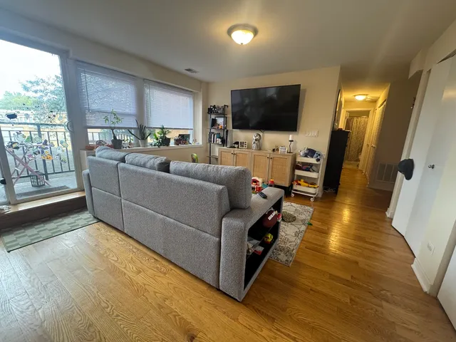 $269,000 | 2501 West Bryn Mawr Avenue, Unit 201, Chicago, IL 60659