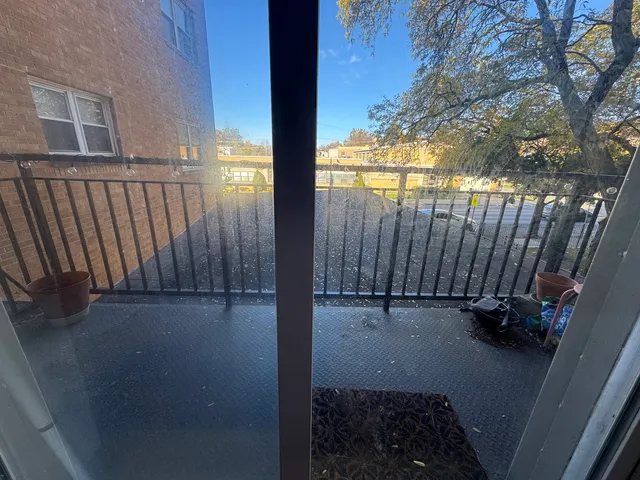 $269,000 | 2501 West Bryn Mawr Avenue, Unit 201, Chicago, IL 60659