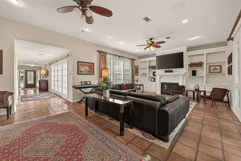 $460,000 | 6 Charleston Street South, Sugar Land, TX 77478