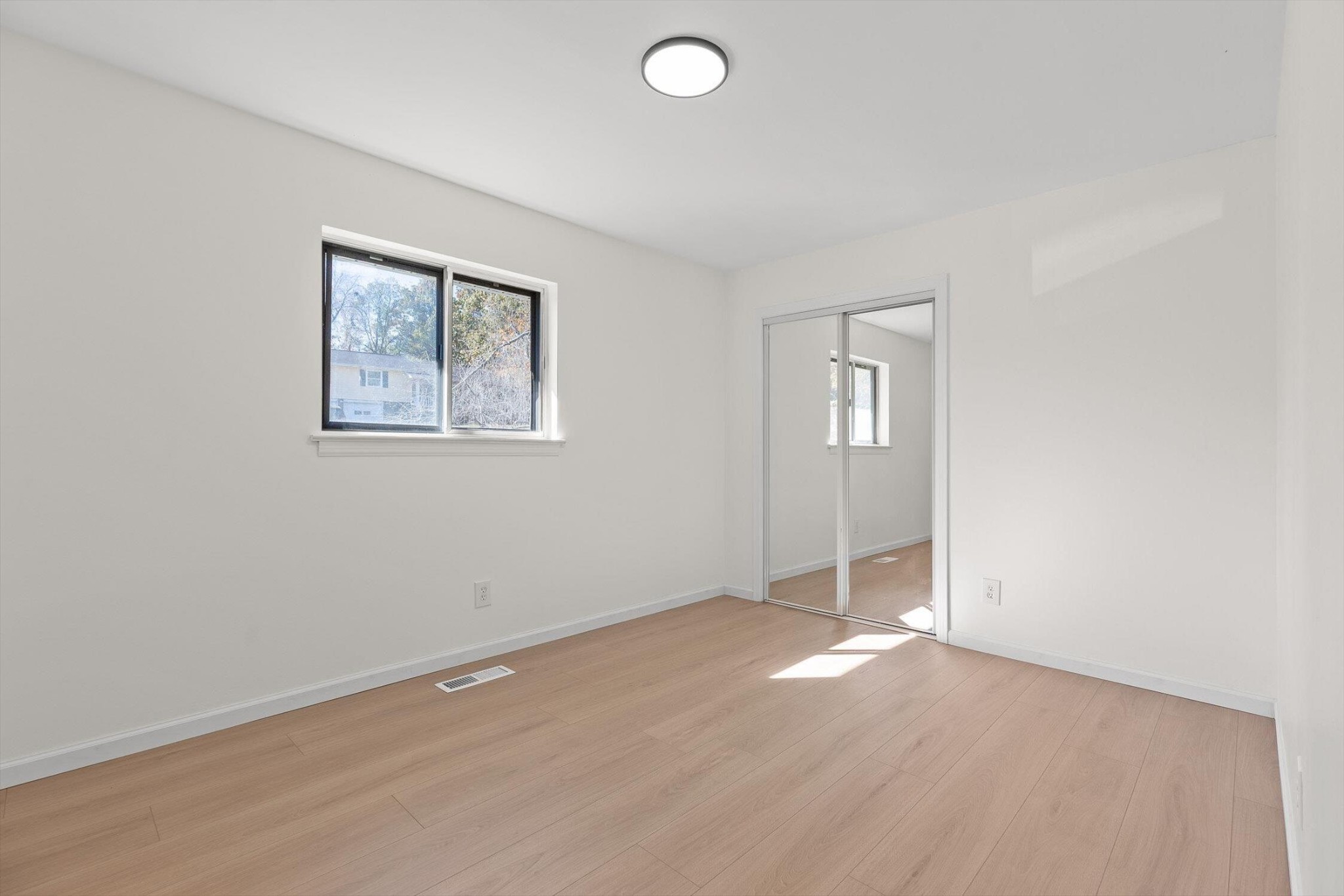 1313 Michael Lane Hixson, TN 37343 - Photo 14 of 24 an empty room with windows