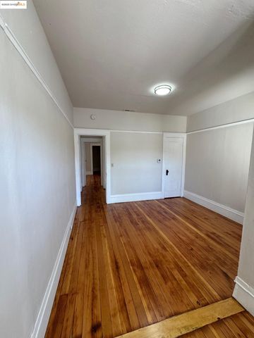 $650,000 | 1626 12th Street, Oakland, CA 94607