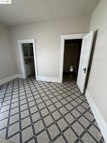 $650,000 | 1626 12th Street, Oakland, CA 94607