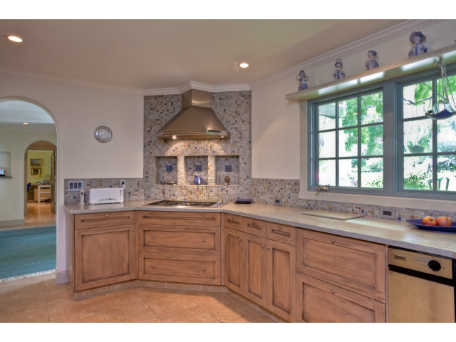 550 Pullman Road Hillsborough, CA 94010 - Photo 13 of 17