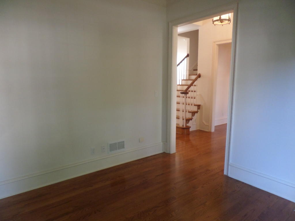 19 Rockingham Road Oak Ridge, TN 37830 - Photo 9 of 37 Living Room