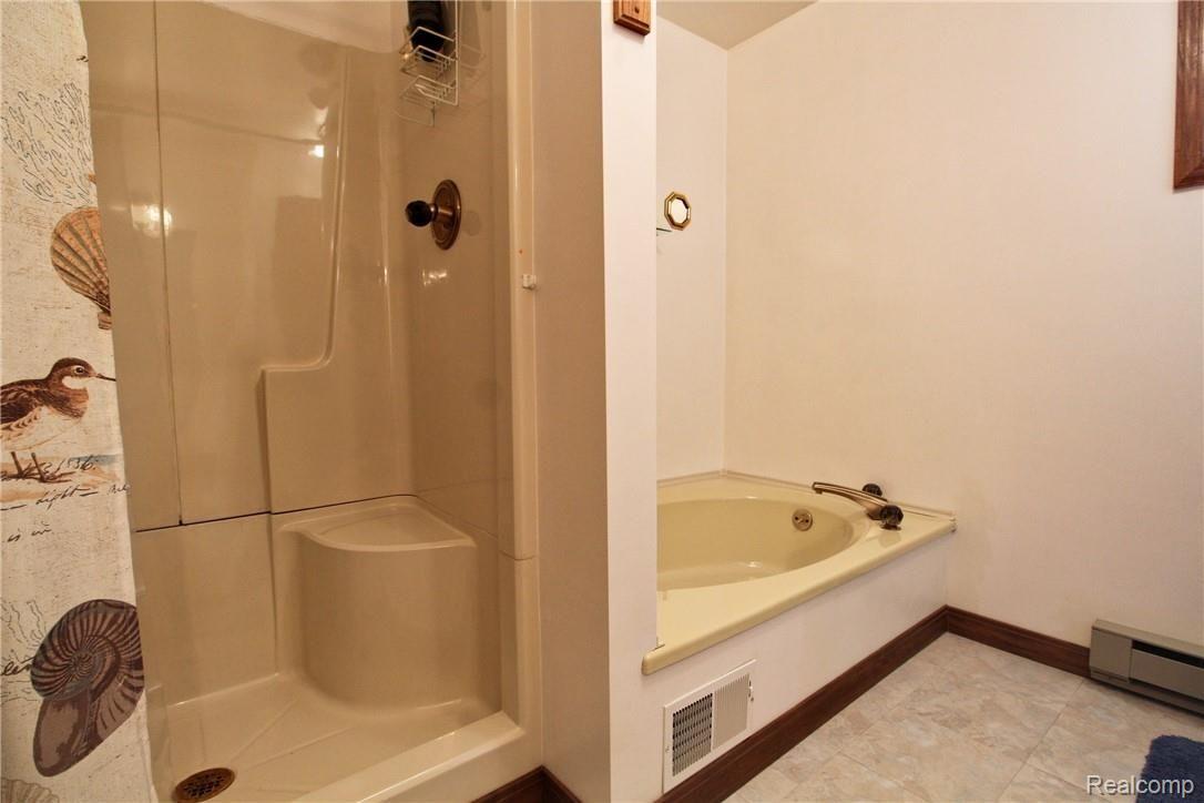 1807 Peppermill Road Lapeer, MI 48446 - Photo 27 of 65 IMG_2613.jpg