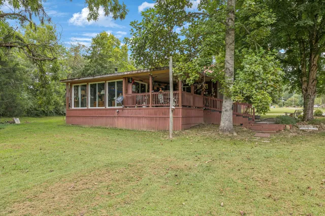$345,000 | 120 Wallace Drive, Waynesboro, TN 38485