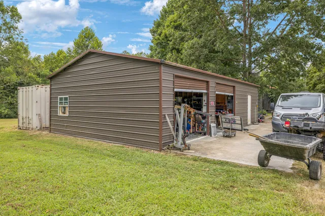 $345,000 | 120 Wallace Drive, Waynesboro, TN 38485