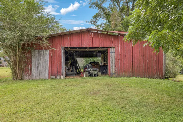 $345,000 | 120 Wallace Drive, Waynesboro, TN 38485