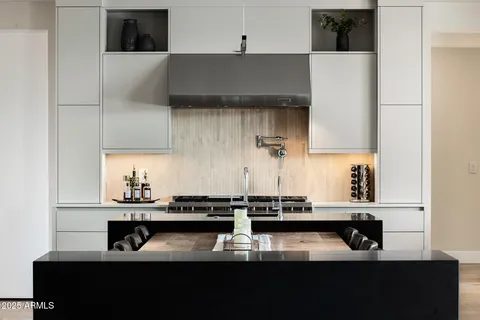 $6,395,000 | 9148 North 66th Place, Paradise Valley, AZ 85253