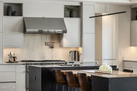 $6,395,000 | 9148 North 66th Place, Paradise Valley, AZ 85253