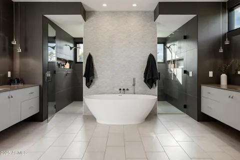 $6,395,000 | 9148 North 66th Place, Paradise Valley, AZ 85253