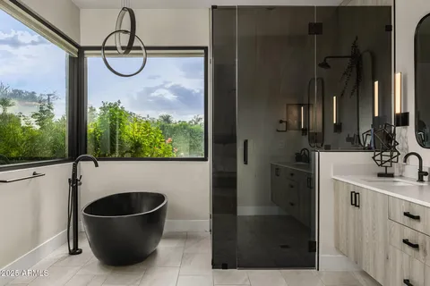 $6,395,000 | 9148 North 66th Place, Paradise Valley, AZ 85253