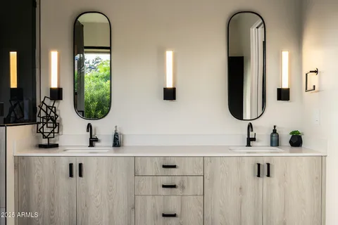 $6,395,000 | 9148 North 66th Place, Paradise Valley, AZ 85253