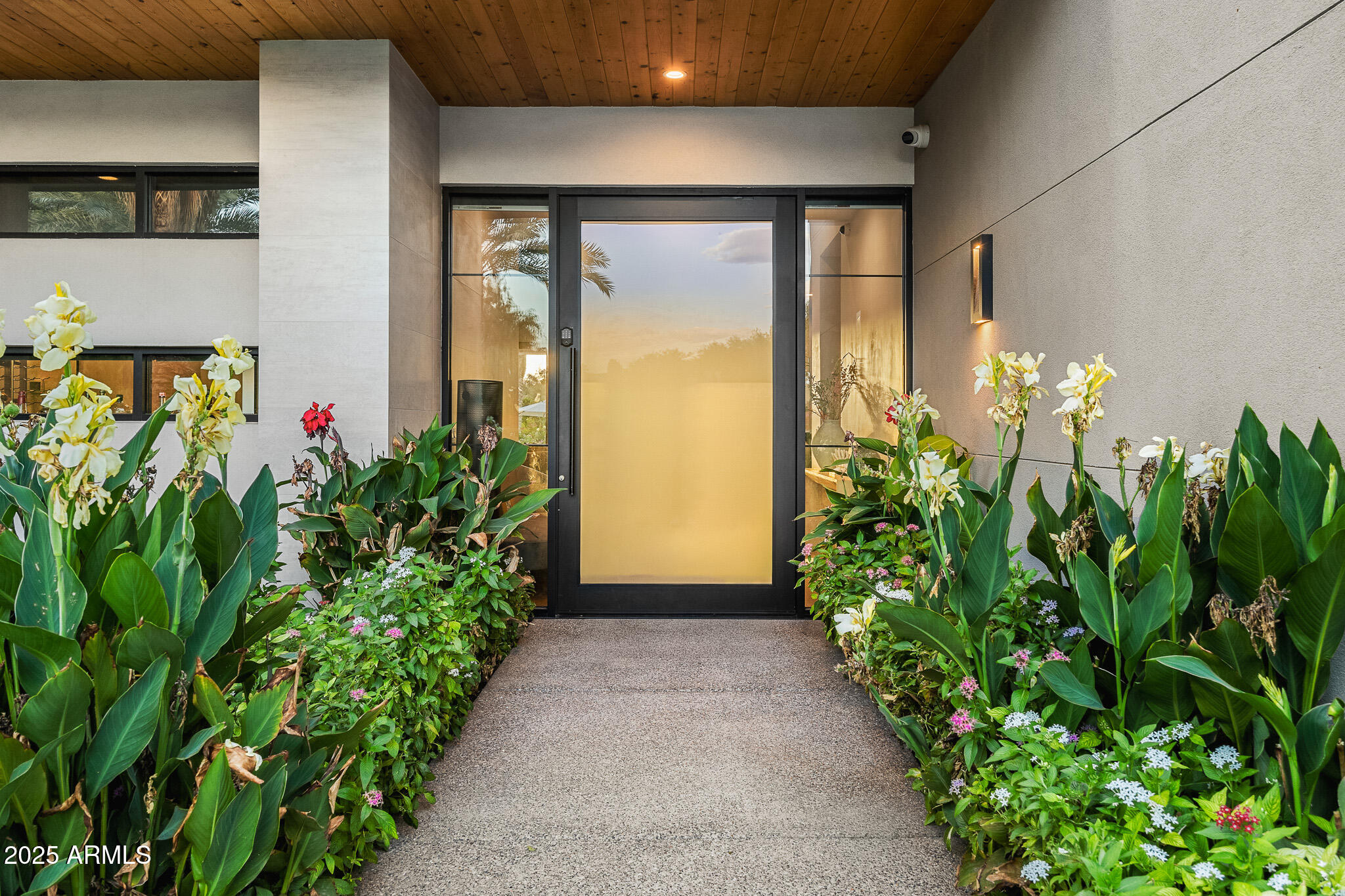 9148 North 66th Place Paradise Valley, AZ 85253 - Photo 53 of 65 62front entrance_sunset
